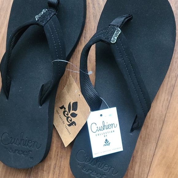 12 HR SALR** Reef cushion flip flops - Picture 5 of 6